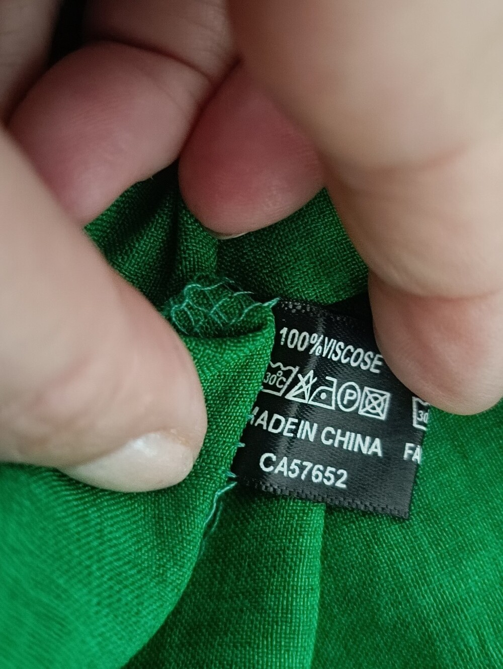 L🍀Viscose V-Neck Short Sleeve Blouse in Kelly Green - Picture 8 of 8